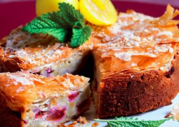 Torta di pasta fillo con crema mediorientale