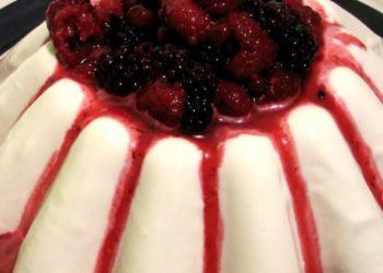 Bavarese con i frutti di bosco