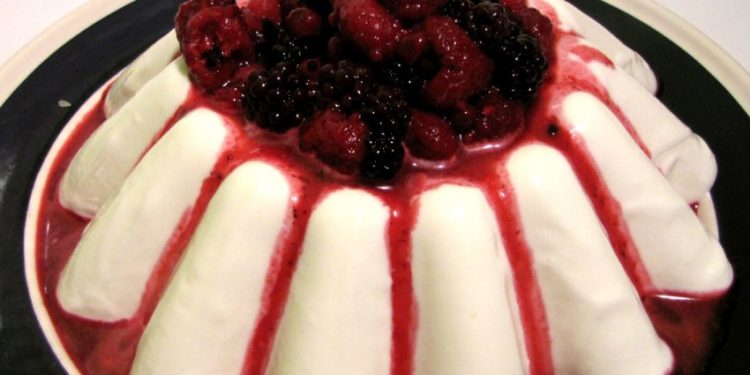 Bavarese con i frutti di bosco