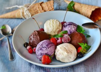 Cestini di pasta fillo con gelato