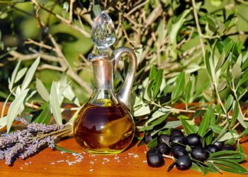 Come si sceglie l’olio extravergine d’oliva da consumare, oggi
