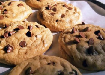 Biscotti con gocce di cioccolata: ingredienti e preparazione