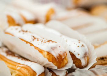 Eclair di panna cotta al mandarino con mousse alla vaniglia: ingredienti e preparazione